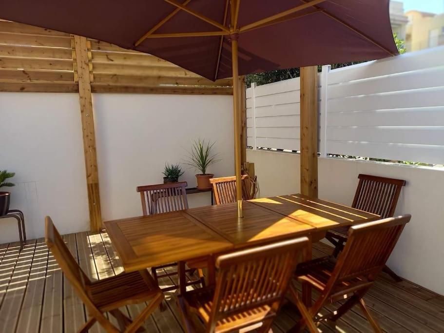 Appartement 100 M2 Terrasse Piscine Груиссан Экстерьер фото